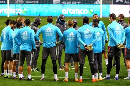 Florentino Pérez desea suerte a la plantilla Florentino Pérez desea suerte a la plantilla