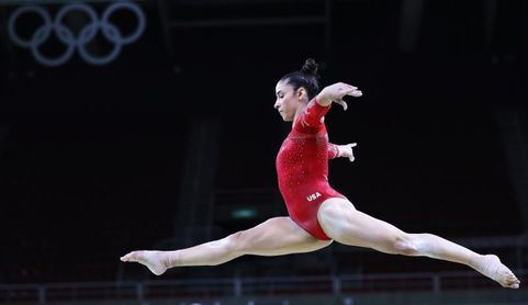 Raisman apoya a las víctimas de Geddert y exige una investigación independiente Raisman apoya a las víctimas de Geddert y exige una investigación independiente