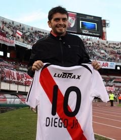 El hijo de Maradona apoya la campaña argentina de búsqueda de desaparecidos El hijo de Maradona apoya la campaña argentina de búsqueda de desaparecidos