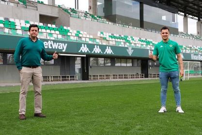 Algeciras-Betis Deportivo, el regreso a casa de Juan Serrano dos meses después. Algeciras-Betis Deportivo, el regreso a casa de Juan Serrano dos meses después.