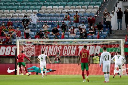 2-1. Un Cristiano de récord salva a Portugal 2-1. Un Cristiano de récord salva a Portugal