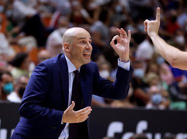 67-72. El Baskonia se lleva un duelo de defensas en la pista del Valencia 67-72. El Baskonia se lleva un duelo de defensas en la pista del Valencia
