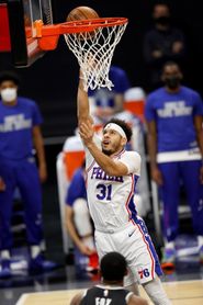 113-103. Seth Curry hizo de Embiid y los Sixers fueron mejores que los Trail Blazers 113-103. Seth Curry hizo de Embiid y los Sixers fueron mejores que los Trail Blazers