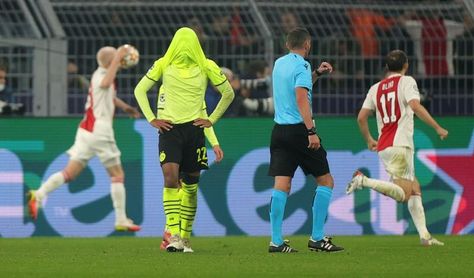 1-2. El Ajax se clasifica y pone en problemas al Dortmund 1-2. El Ajax se clasifica y pone en problemas al Dortmund