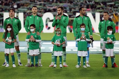 El Betis sí ganó algo en el derbi y muchos niños lo agradecerán El Betis sí ganó algo en el derbi y muchos niños lo agradecerán