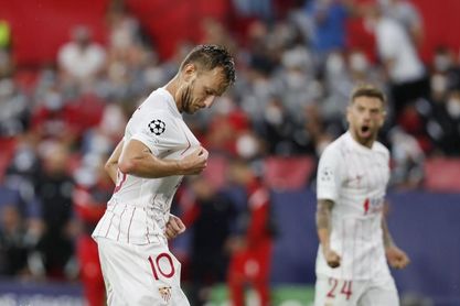 Rakitic, las "cosas increíbles" que le pasan a este Sevilla y el hambre de "hacer más historia" Rakitic, las "cosas increíbles" que le pasan a este Sevilla y el hambre de "hacer más historia"