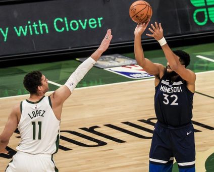 115-90. Towns y los triples fueron la formula ganadora de los Timberwolves ante los Spurs 115-90. Towns y los triples fueron la formula ganadora de los Timberwolves ante los Spurs