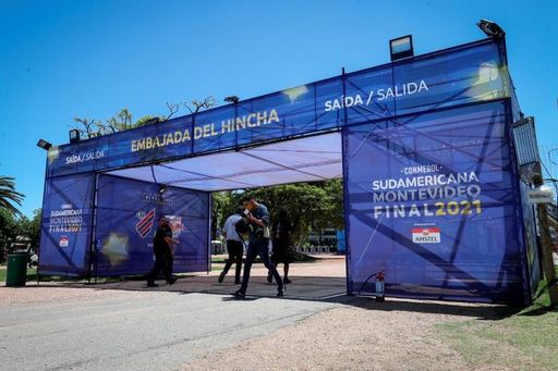 El fútbol y la economía bailan tango en Uruguay El fútbol y la economía bailan tango en Uruguay