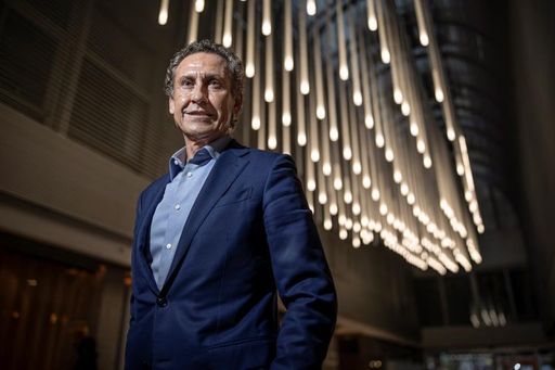Valdano: "Hay que entender el producto fútbol, en primer lugar es emoción" Valdano: "Hay que entender el producto fútbol, en primer lugar es emoción"