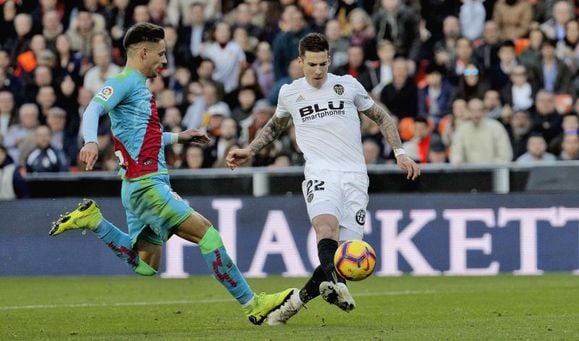Un 3-0 en último Valencia-Rayo en Mestalla, donde los locales cayeron una vez Un 3-0 en último Valencia-Rayo en Mestalla, donde los locales cayeron una vez