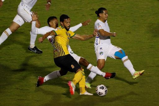 2-1. Costarricense Lezcano mete al Comunicaciones en final de Liga Concacaf