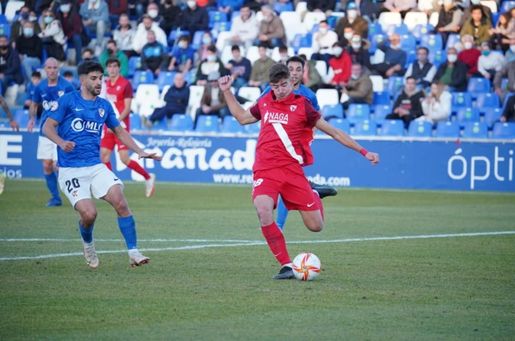 Linares 4-0 Sevilla At: La euforia azulina frena la escalada sevillista