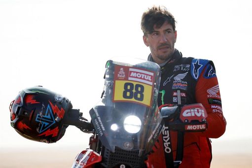 Joaquim Rodrigues gana la etapa en motos; Sunderland sigue líder