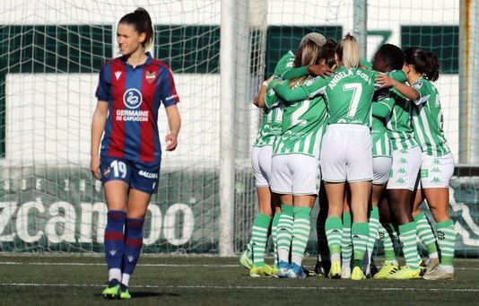 Betis Féminas 1-0 Levante: Un sólido triunfo verdiblanco.