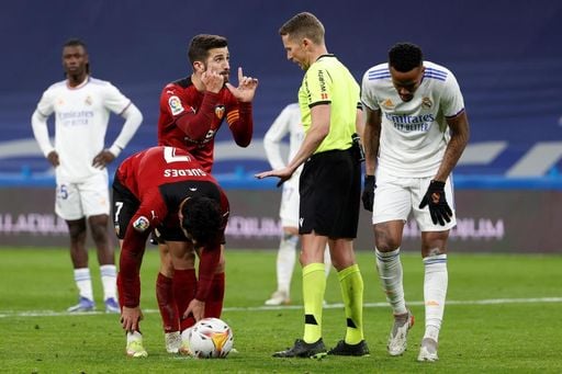 Gayá: "No es penalti, pero no voy a poner ninguna excusa por el árbitro" Gayá: "No es penalti, pero no voy a poner ninguna excusa por el árbitro"