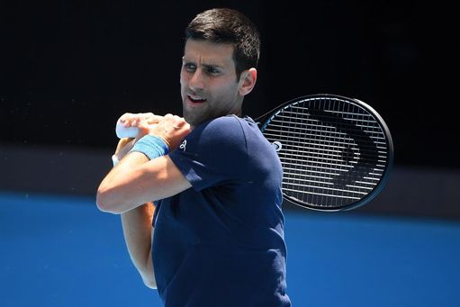 Djokovic admite "errores humanos" en los trámites para entrar a Australia