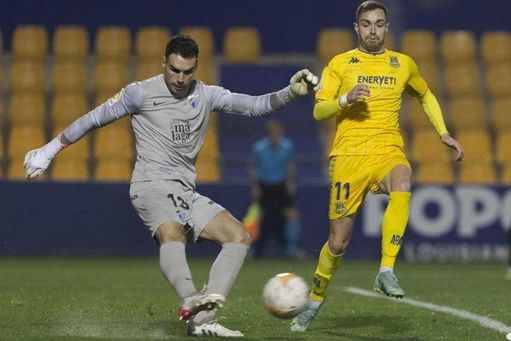 Málaga CF | Dani Martín "entrena como un león" para volver a la portería -  Estadio deportivo