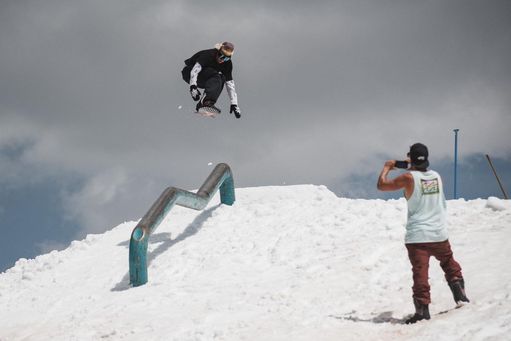 El campeón granadino de snowboard Josito Aragón se recupera de su lesión de cruzado con los productos de ProfesorCBD El campeón granadino de snowboard Josito Aragón se recupera de su lesión de cruzado con los productos de ProfesorCBD
