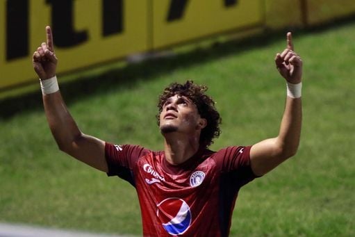 El Motagua del argentino Hernán Medina pone un pie en semifinales en Honduras
