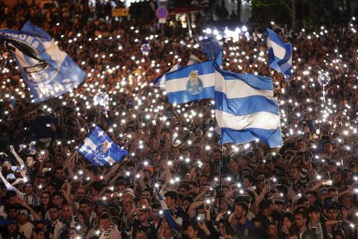 Un muerto durante las celebraciones por el triunfo del Oporto Un muerto durante las celebraciones por el triunfo del Oporto