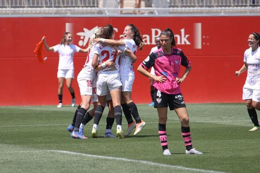 Sevilla FC Femenino 3-1 Sporting de Huelva: Eli del Estal brinda la despedida perfecta en el Jesús Navas Sevilla FC Femenino 3-1 Sporting de Huelva: Eli del Estal brinda la despedida perfecta en el Jesús Navas