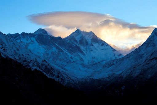 El Everest inicia una temporada de récords El Everest inicia una temporada de récords