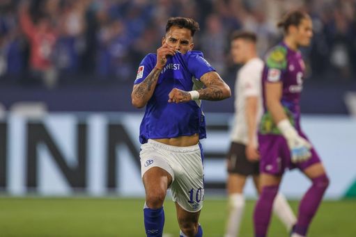 Marcó en el minuto 78 contra su ex equipo, el St. Pauli Marcó en el minuto 78 contra su ex equipo, el St. Pauli