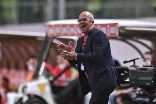 El Barcelona empata al Emelec y allana su camino para ganar la primera fase El Barcelona empata al Emelec y allana su camino para ganar la primera fase