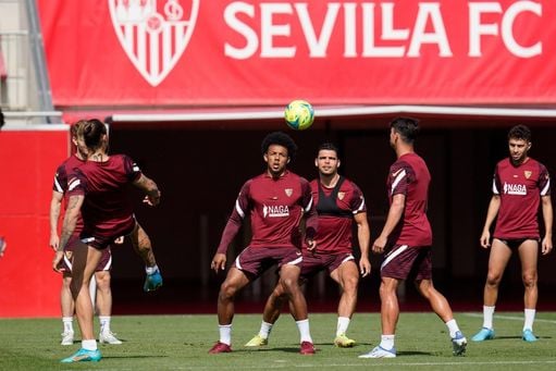 Tres importantes bajas en el entreno del Sevilla