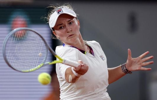 Krejcikova, ganadora del año pasado, cae en primer ronda ante la francesa Parry