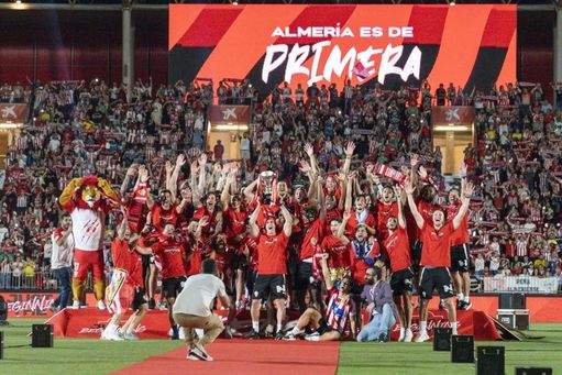 La UD Almería celebra el ascenso a Primera división